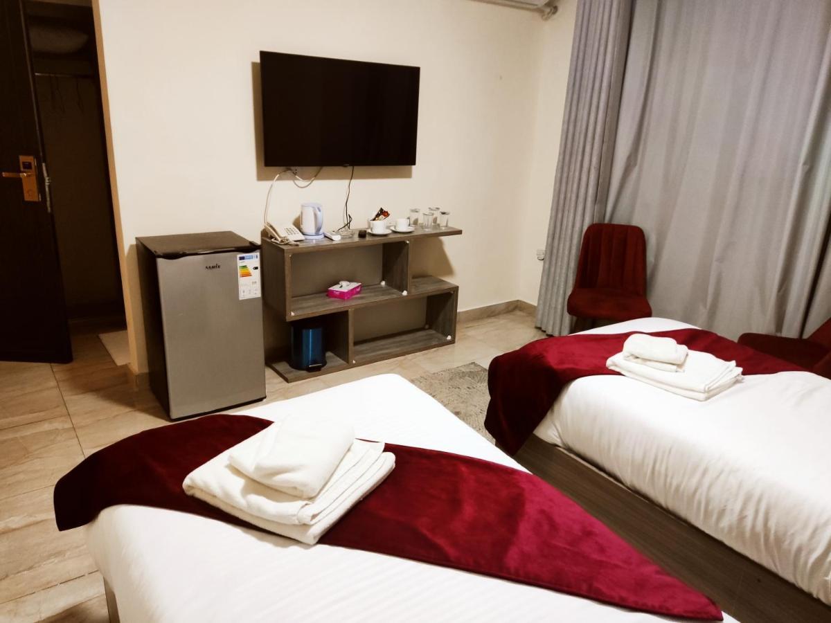 Golden Plaza Hotel อัมมาน ภายนอก รูปภาพ